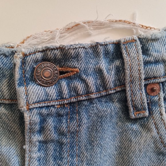 Vintage Levi's Cut Off Shorts "Daisy Dukes" Soft and Worn Levi Strauss & Co - Picture 4 of 7